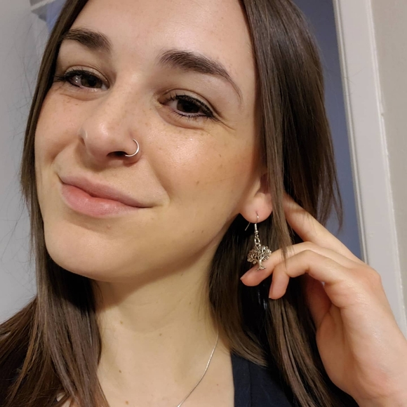 Meet your Posher, Meagan - Picture 3 of 3